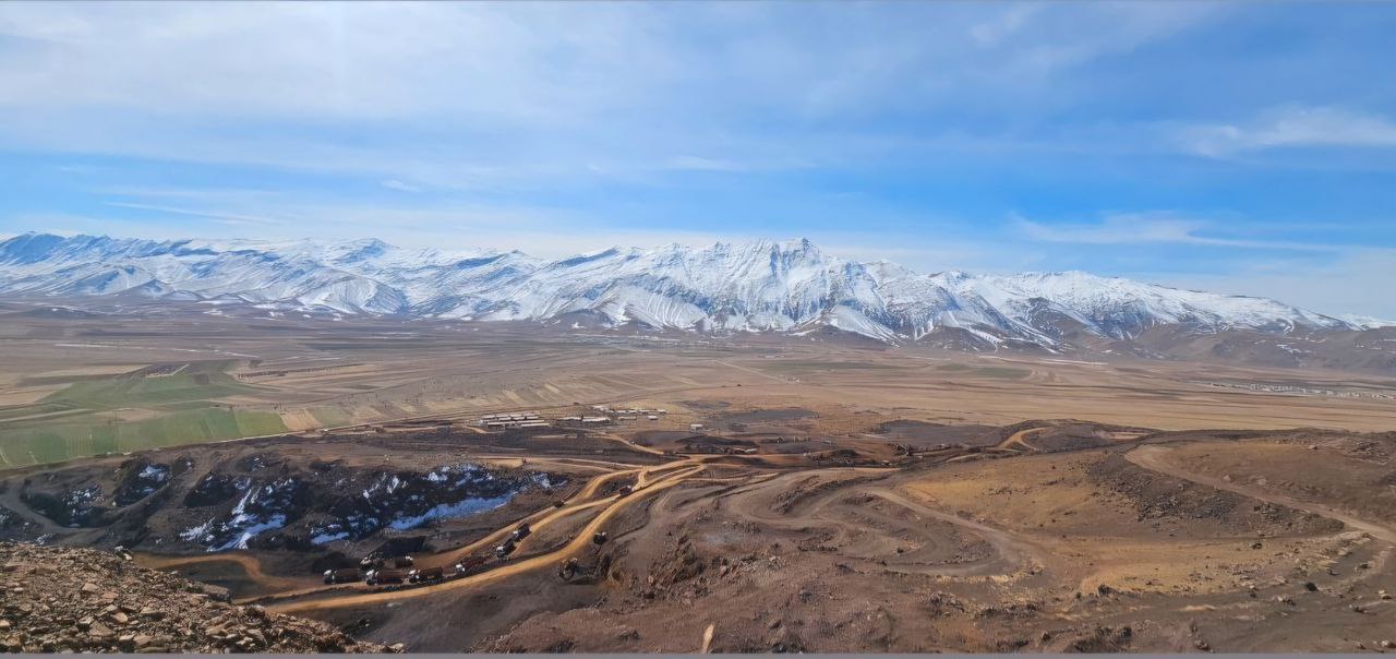 Photo 6001408853138325459 Y